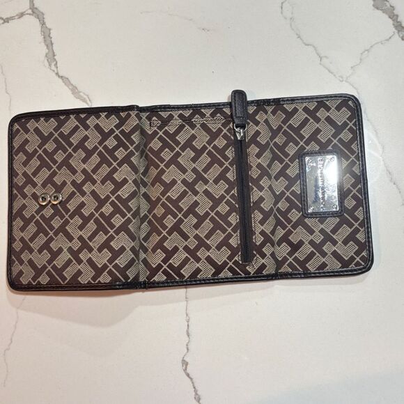 Tommy Hilfiger | 2011 Women’s Small Trifold Brown Wallet - Picture 10 of 15